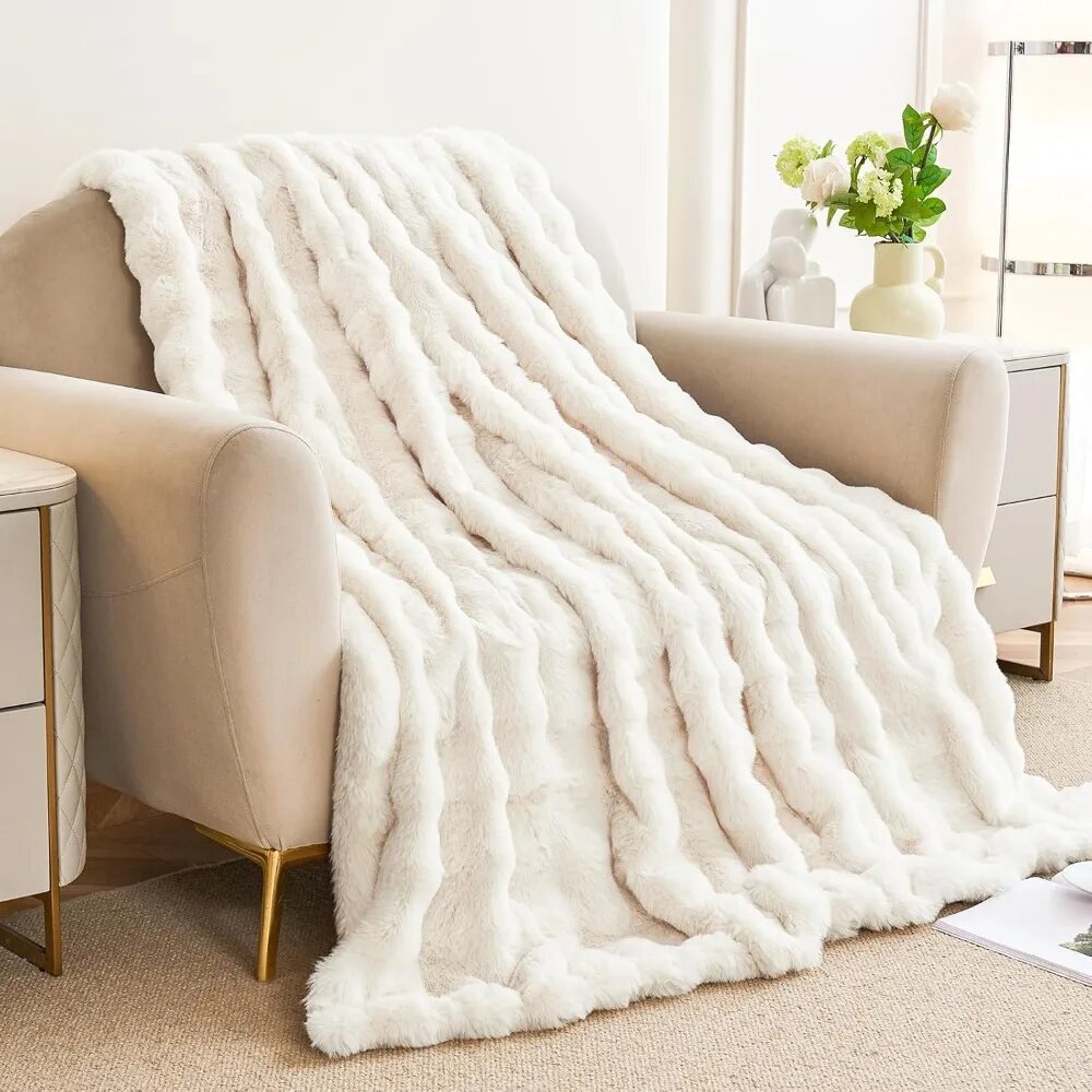 Artificial rabbit fur blanket